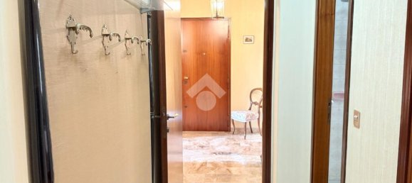 3 bedrooms Apartment in Milan, Italy No. 366540 24