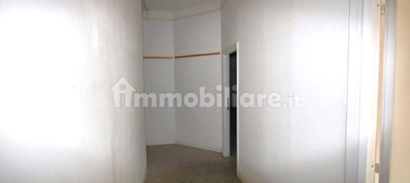 4 rooms Commercial property in Macerata, Italy No. 178973 3