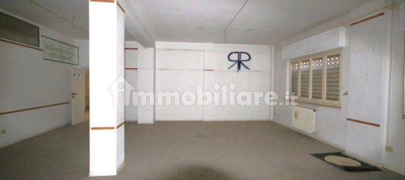 4 rooms Commercial property in Macerata, Italy No. 178973 4