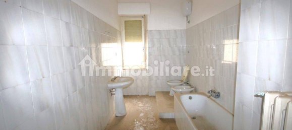 4 rooms Commercial property in Macerata, Italy No. 178973 9