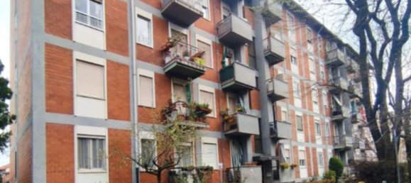 3 rooms Apartment in Monza, Italy No. 99510 21