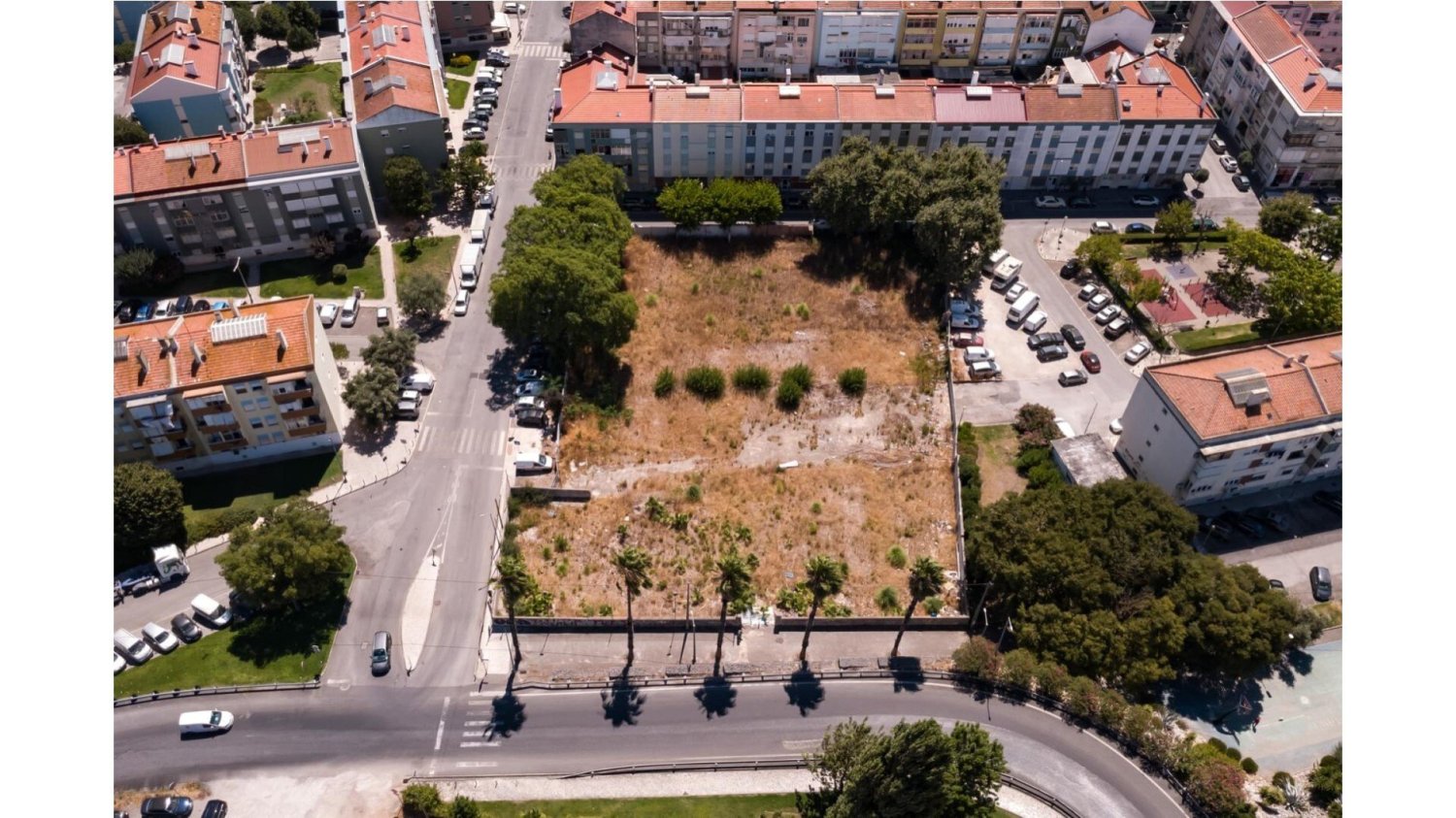 Terreno en Odivelas, Portugal No. 352626