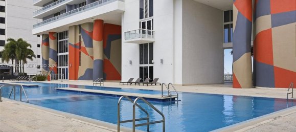 52.68 m² propiedad comercial en venta en Miami, Miami-Dade, Florida, USA № 615778 11