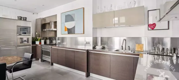 3 bedrooms Apartment in Paris, France No. 180781 4