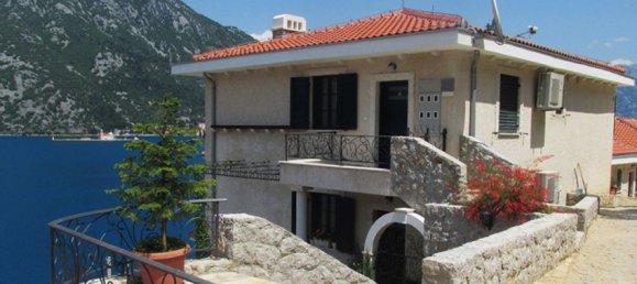 3 bedrooms Apartment in Kotor, Montenegro No. 187 5
