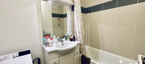 2-salle Appartement à Lucé, France No. 158400 9