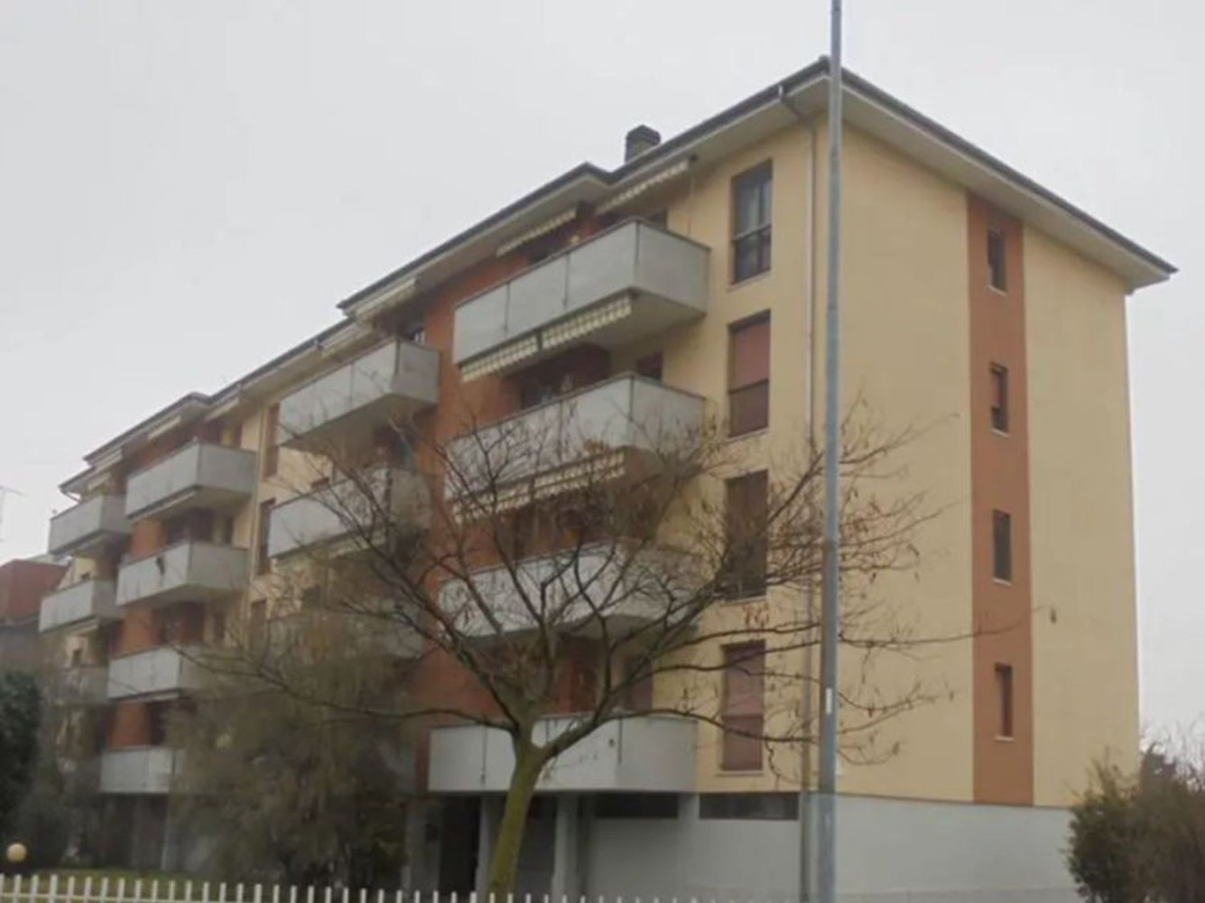 Apartamento de 4 habitaciónes en San Giuliano Milanese, Italy No. 8348