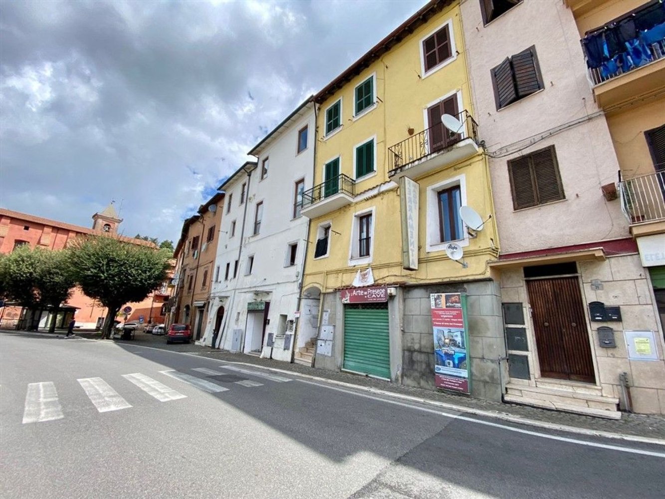 Studio in Cave, Italy No. 10610