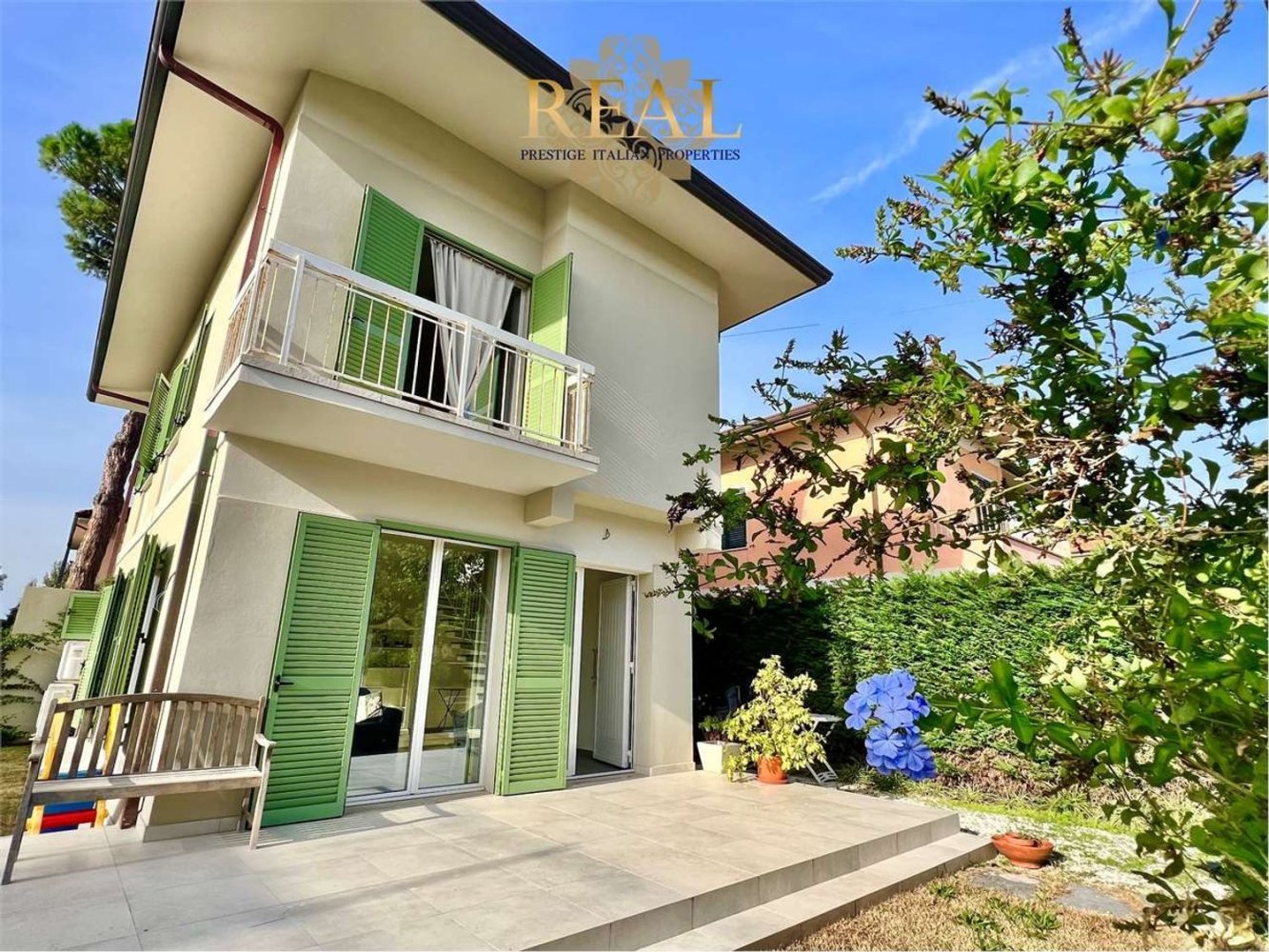 Villa de 8 habitaciónes en Pietrasanta, Italy No. 129336