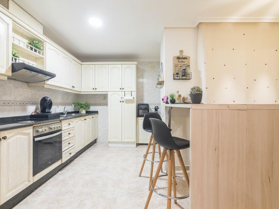 3 bedrooms Apartment in Petrer, Spain No. 275855