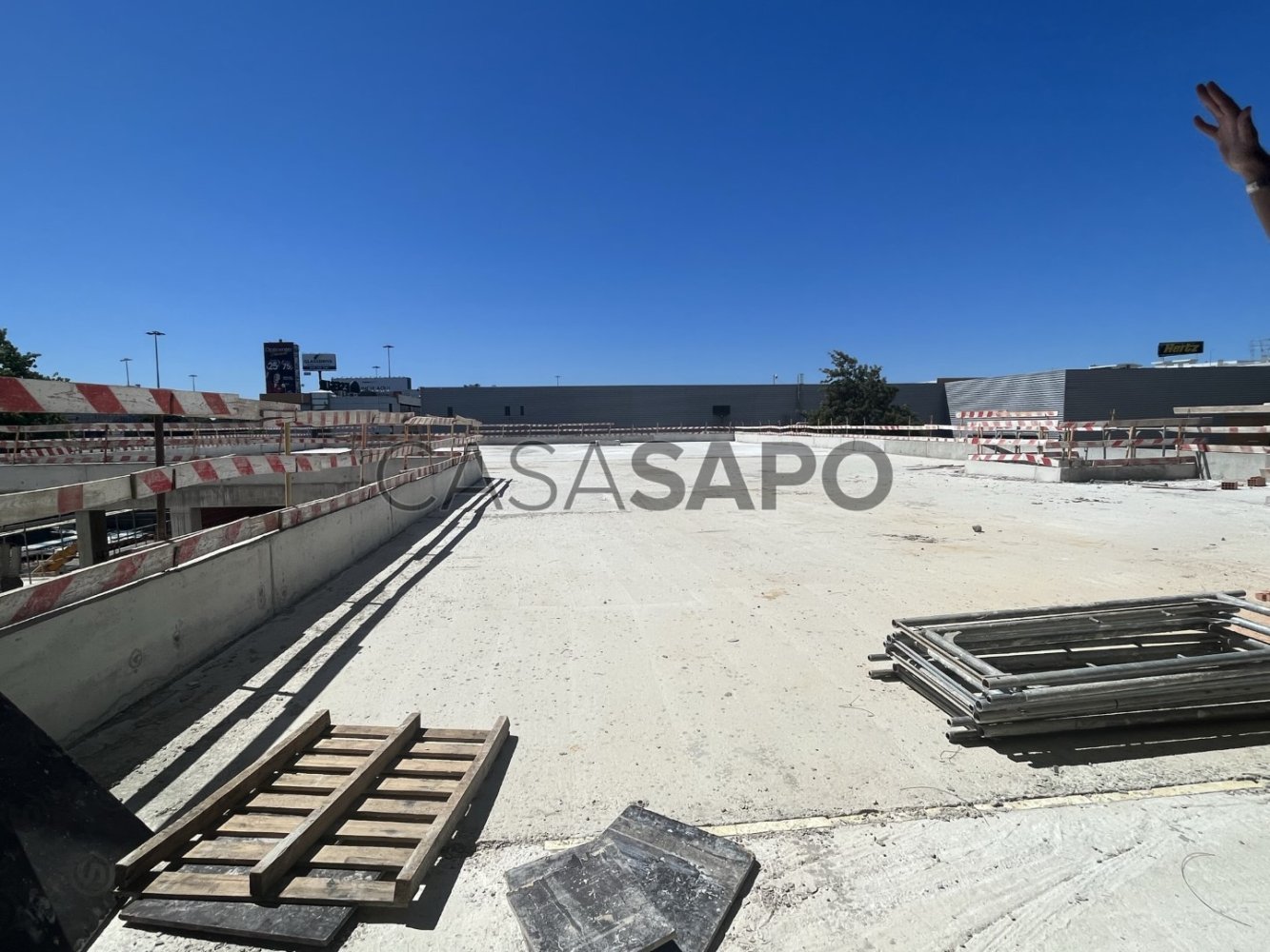 Propiedad comercial en Loures, Portugal 2100 m² No. 250472
