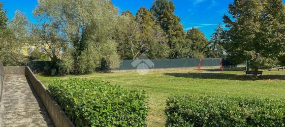 3 rooms Apartment in Parma, Italy No. 298927 2