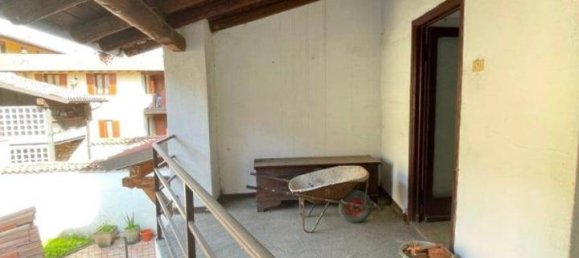 4 rooms House in Provaglio d'Iseo, Italy No. 168881 6