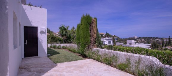 4 bedrooms Villa in Benahavis, Spain No. 4726 3