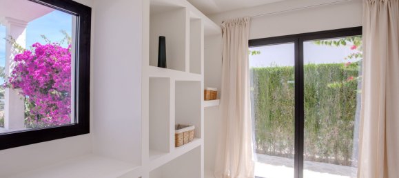 4 bedrooms Villa in Benahavis, Spain No. 4726 30