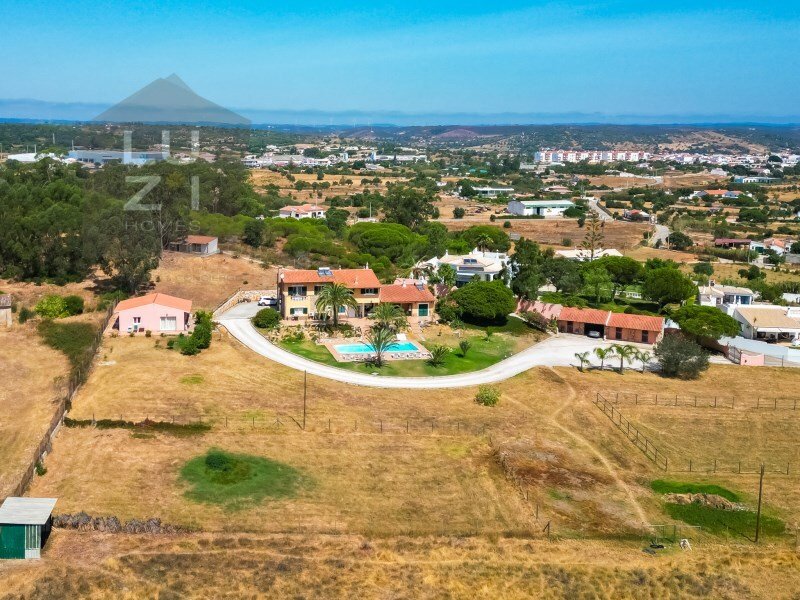 Terreno de 10 dormitorios en Lagos, Portugal No. 245140