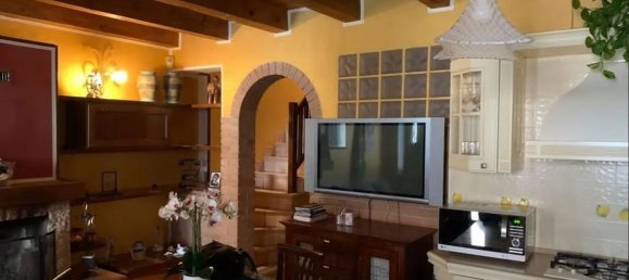 Дом с 5 комнатами в Вигазьо, Италия № 259014 4