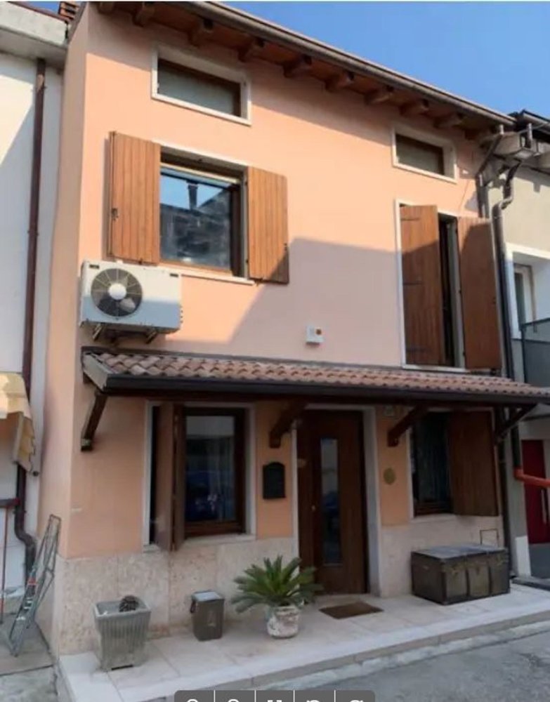 Дом с 5 комнатами в Вигазьо, Италия № 259014