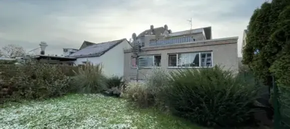 401m² Building in Neuss, Germany No. 71498 10