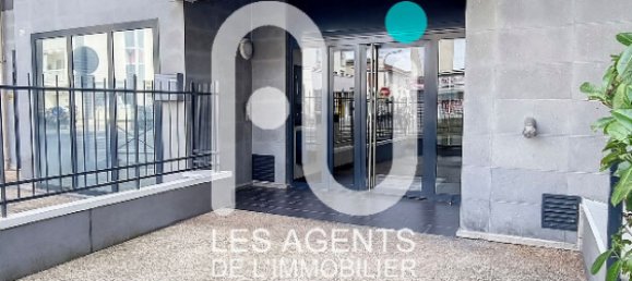 3 bedrooms Apartment in Bois-Colombes, France No. 183668 11
