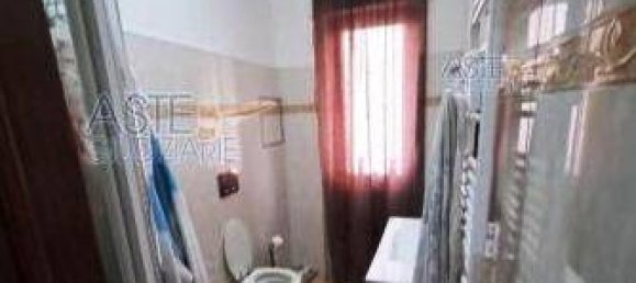 2 Schlafzimmer Wohnung in Genoa, Italy, Nr. 262358 8