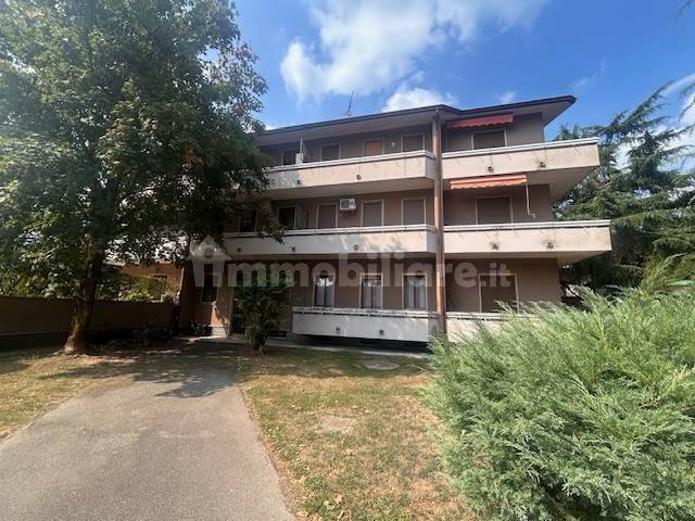 Apartamento de 2 dormitorios en Vigevano, Italy No. 318266