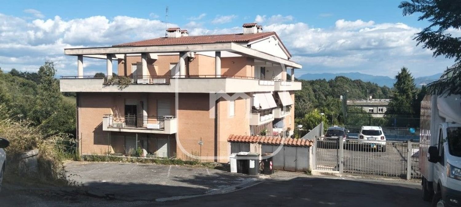 5-Zimmer Wohnung in Cave, Italy, Nr. 306378