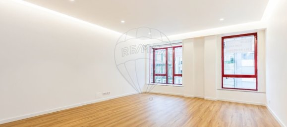 3 bedrooms Apartment in Lisbon, Portugal No. 123347 2