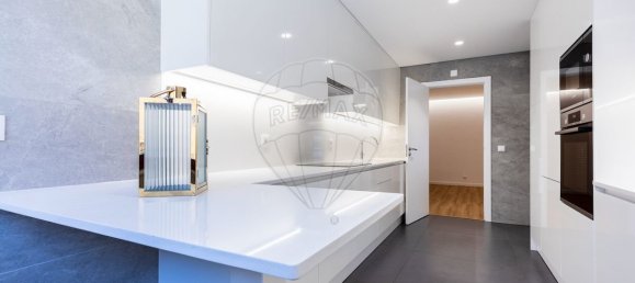 3 bedrooms Apartment in Lisbon, Portugal No. 123347 10