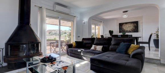 3 bedrooms Townhouse in Manilva, Spain No. 54023 2