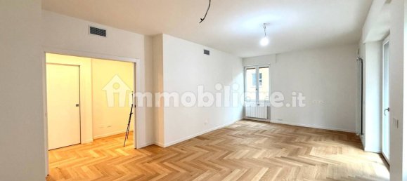 Квартира с 2 спальнями в Бергамо, Италия № 276334 3