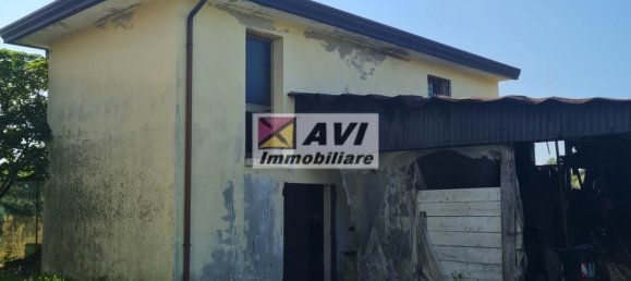 4 bedrooms House in Camposampiero, Italy No. 297176 3