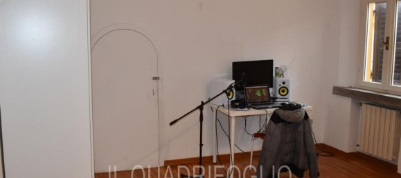 Дом с 6 комнатами в Чезена, Италия № 109902 17