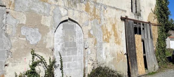 1-salle Bâtiment à Rochefort, France No. 97716 4