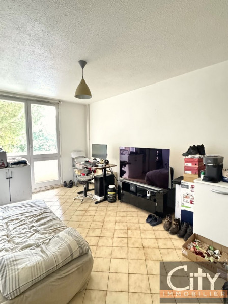 Studio in Toulouse, France No. 295231