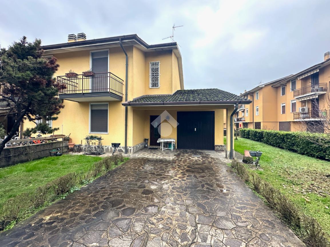 4 rooms House in Pandino, Italy No. 7309