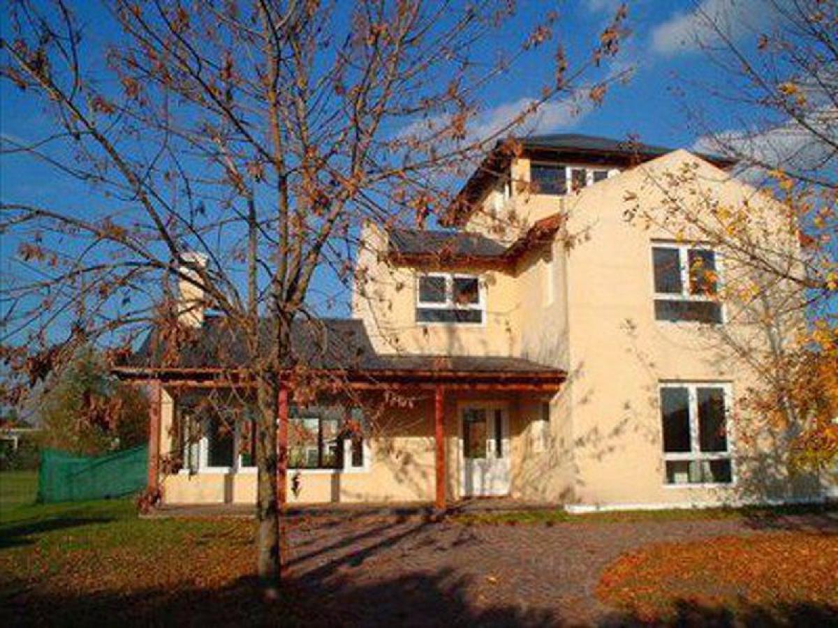 3 bedrooms House in Pilar, Argentina No. 1197