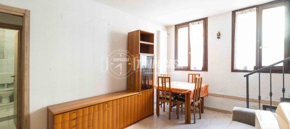 2 Schlafzimmer Wohnung in Inverigo, Italy, Nr. 361910 7