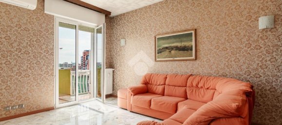 Квартира с 4 комнатами в Сесто Сан Джованни, Италия № 378850 3