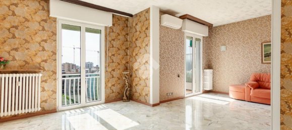 Квартира с 4 комнатами в Сесто Сан Джованни, Италия № 378850 6