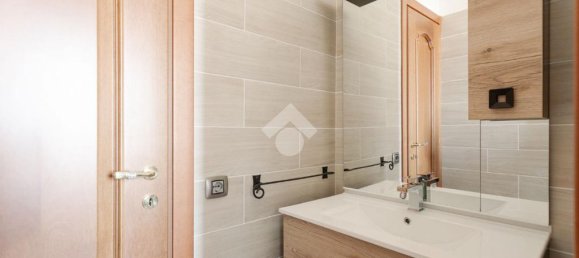 Квартира с 4 комнатами в Сесто Сан Джованни, Италия № 378850 22