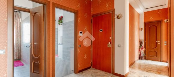 Квартира с 4 комнатами в Сесто Сан Джованни, Италия № 378850 5