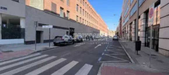 11m² Garage in Madrid, Spain No. 136997 3