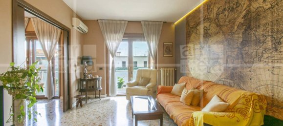 2 bedrooms Apartment in Rome, Italy No. 311760 2