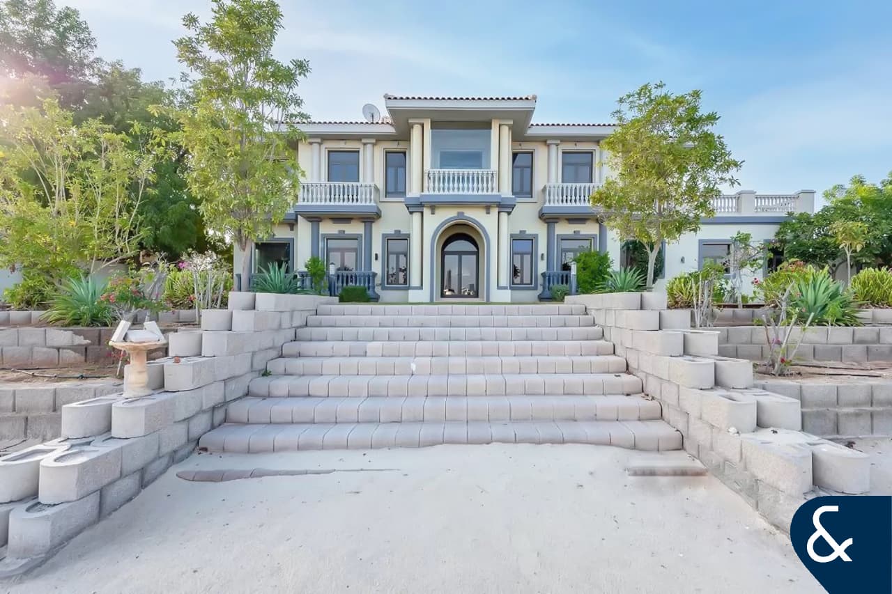 Вилла с 6 спальнями в Пальма Джумейра, ОАЭ № 120968