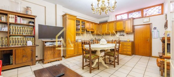 Casa de 7 divisões em Rome, Italy N.º 44705 39