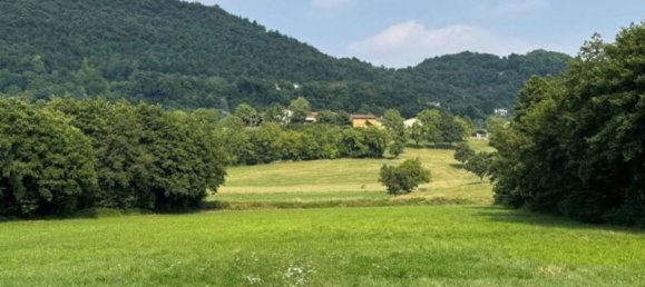 Земельный участок в Кастельгомберто, Италия № 341924 3