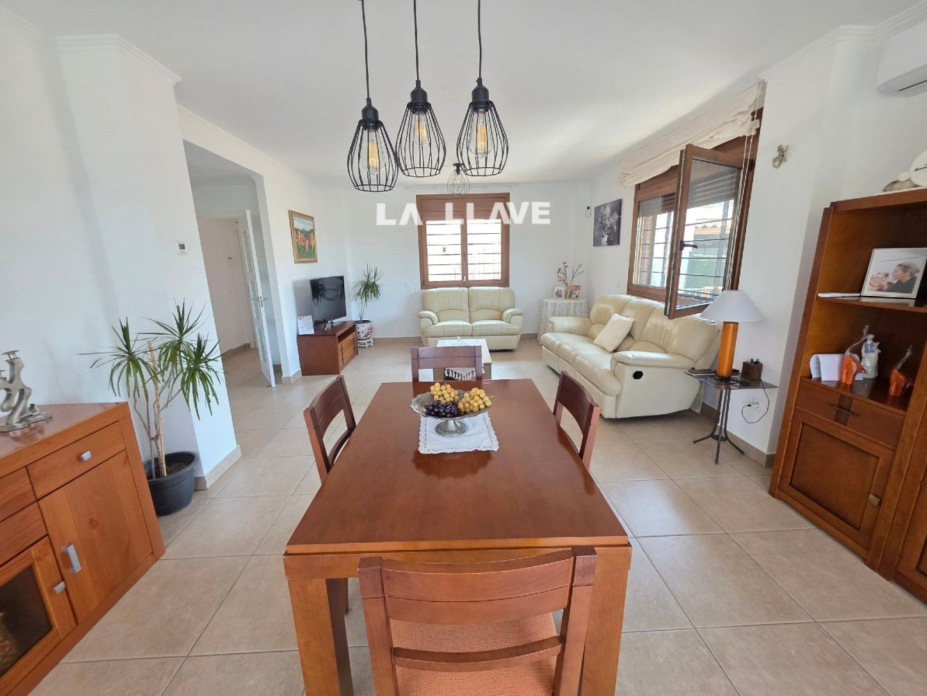 Casa de 4 dormitorios en Santa Susanna, Spain No. 147917