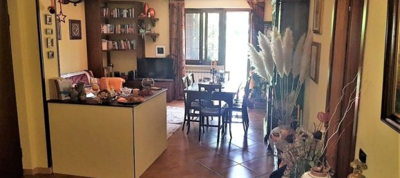 6 rooms Apartment in Fivizzano, Italy No. 74682 9