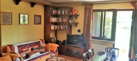 6 rooms Apartment in Fivizzano, Italy No. 74682 8